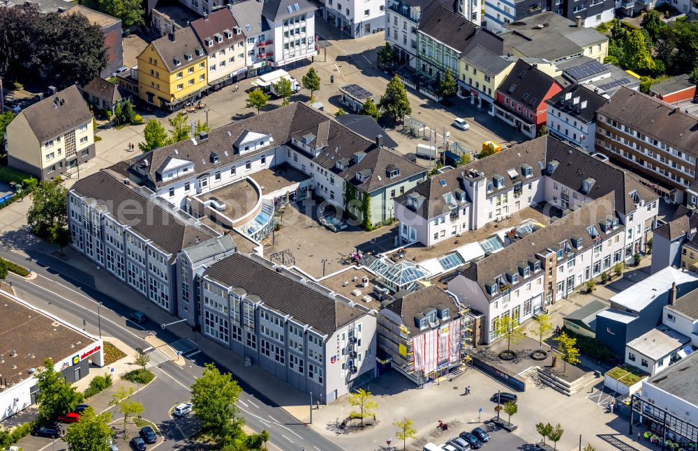 Aerial photograph Heiligenhaus - Town Hall building of the city administration in Heiligenhaus in the state North Rhine-Westphalia