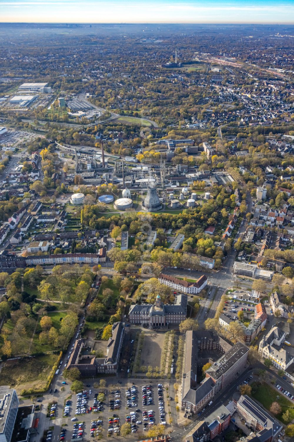 Aerial photograph Herne - Town Hall building of the city administration on Friedrich-Ebert-Platz in Herne at Ruhrgebiet in the state North Rhine-Westphalia, Germany