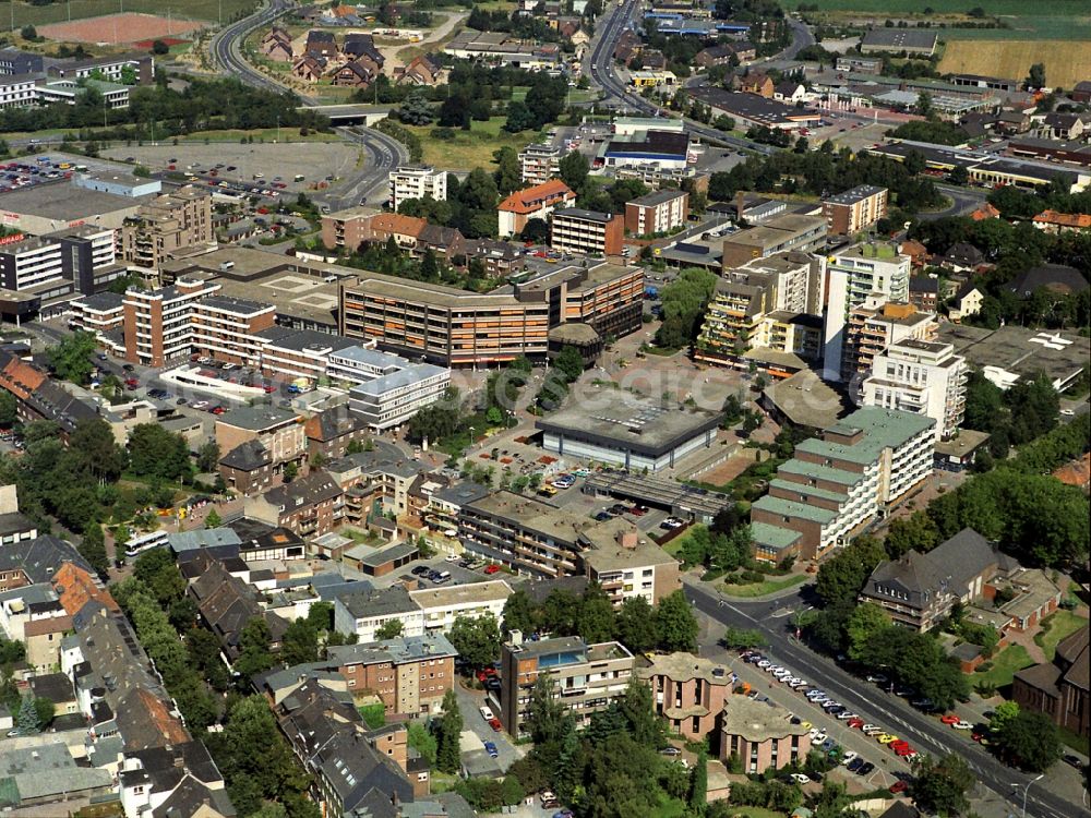 Kamp-Lintfort from the bird's eye view: Town Hall building of the city administration in Kamp-Lintfort in the state North Rhine-Westphalia