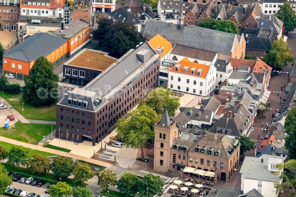 Kleve from the bird's eye view: Town Hall building of the city administration in Kleve in the state North Rhine-Westphalia, Germany