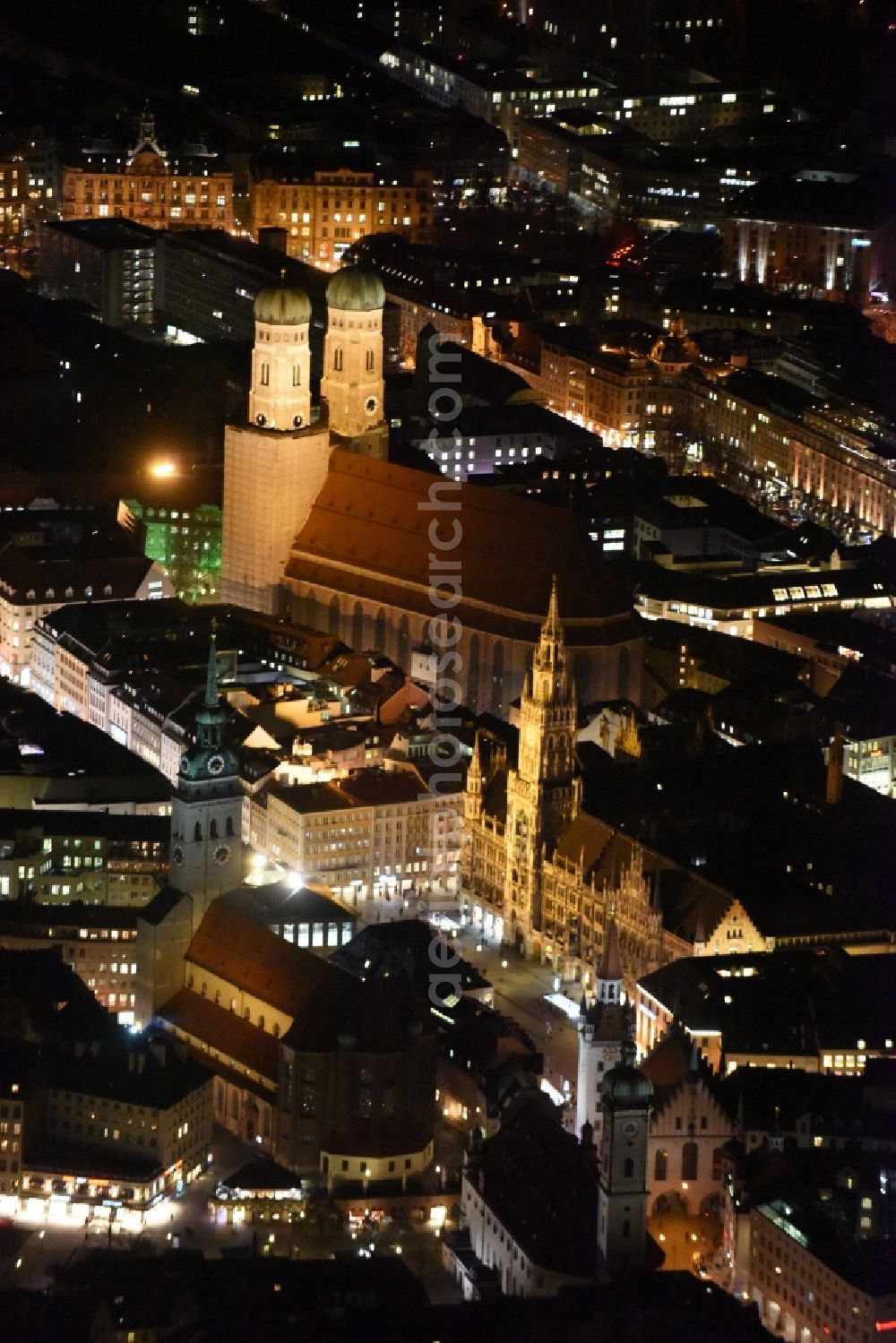 Aerial photograph München - Night view Town Hall building of the city administration am Marienplatz in Munich in the state Bavaria