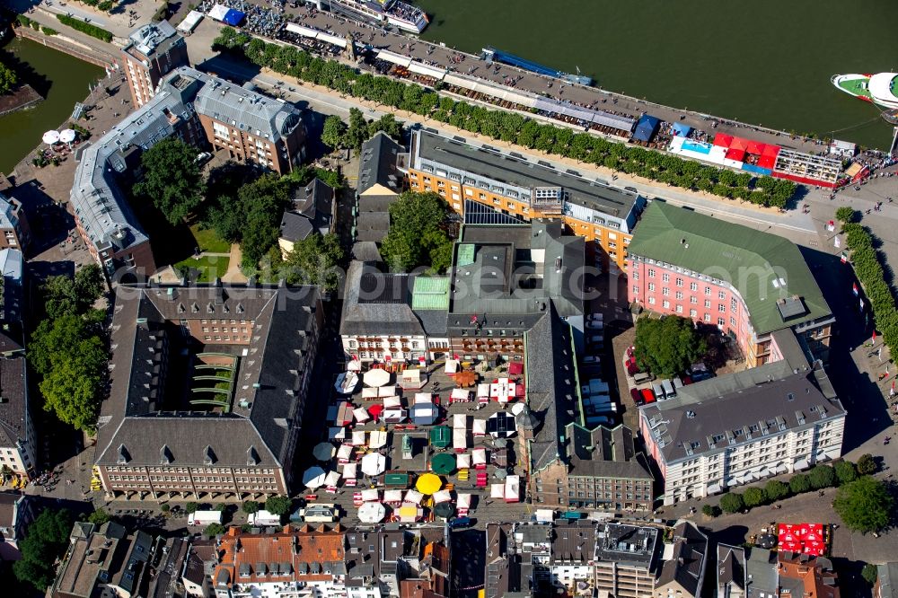 Aerial photograph Düsseldorf - Town Hall building of the City Council at the market downtown in Duesseldorf in the state North Rhine-Westphalia