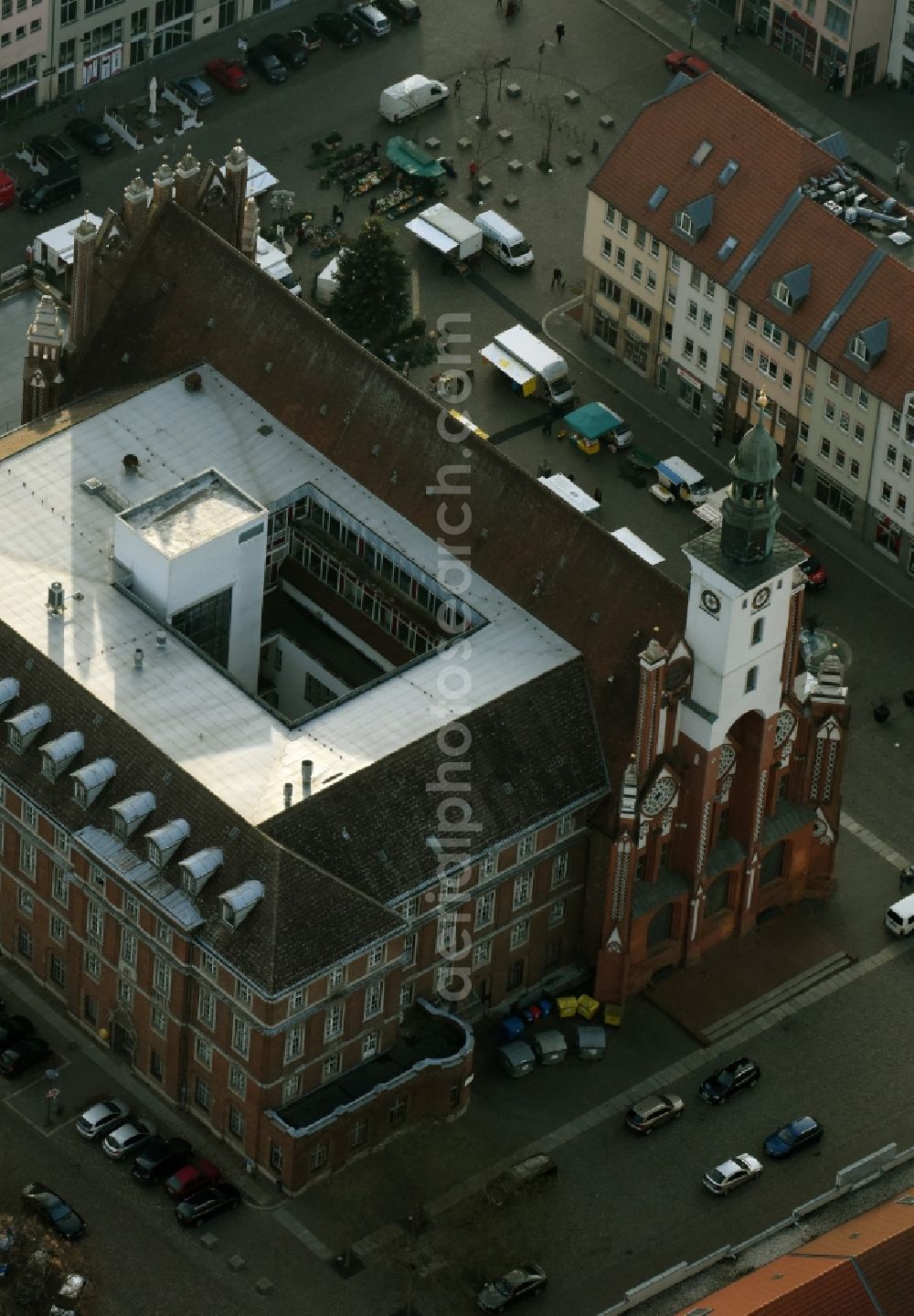 Aerial photograph Frankfurt (Oder) - Town Hall building of the City Council at the market downtown in Frankfurt (Oder) in the state Brandenburg