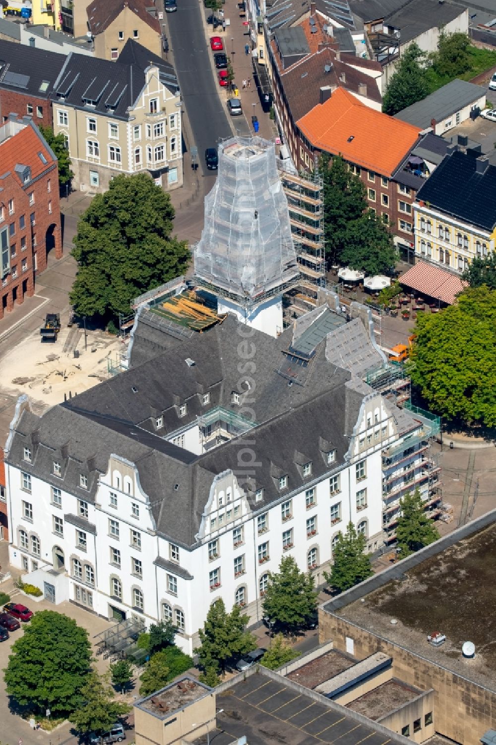 Aerial photograph Gladbeck - Town Hall building of the City Council at the market downtown in Gladbeck in the state North Rhine-Westphalia