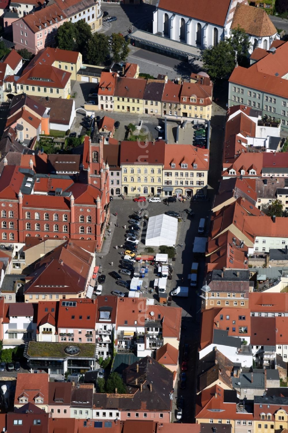 Kamenz from the bird's eye view: Town Hall on the market square in the town center of Kamenz in the state of Saxony