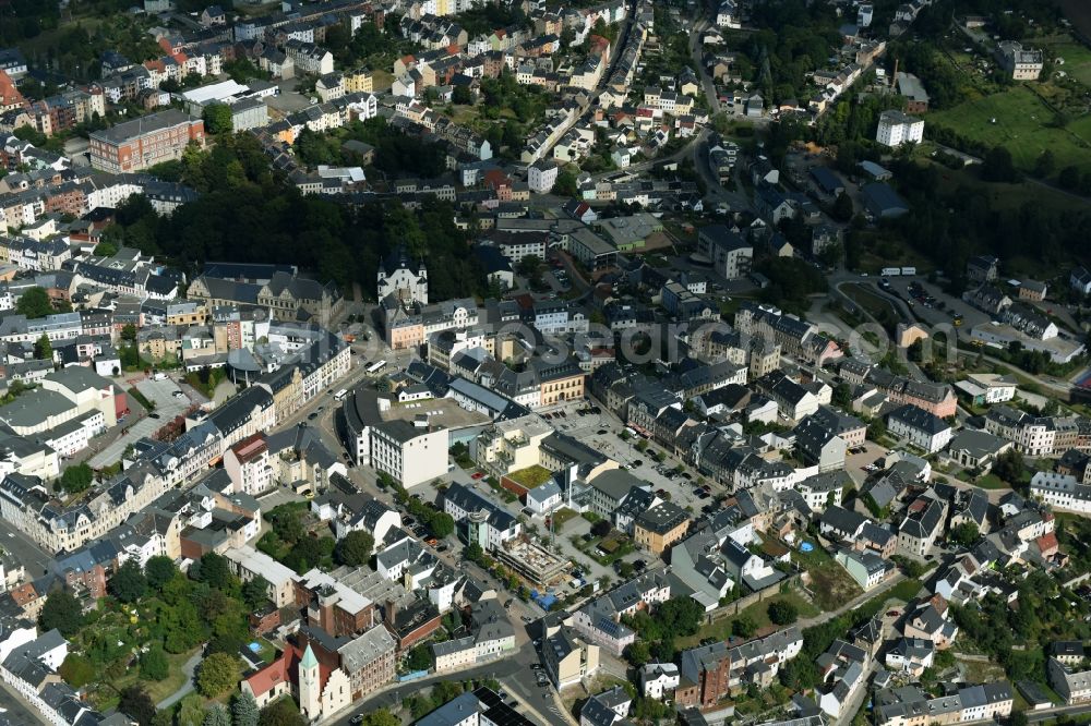 Aerial photograph Reichenbach im Vogtland - Town Hall building of the City Council at the market in the downtown in Reichenbach im Vogtland in the state Saxony