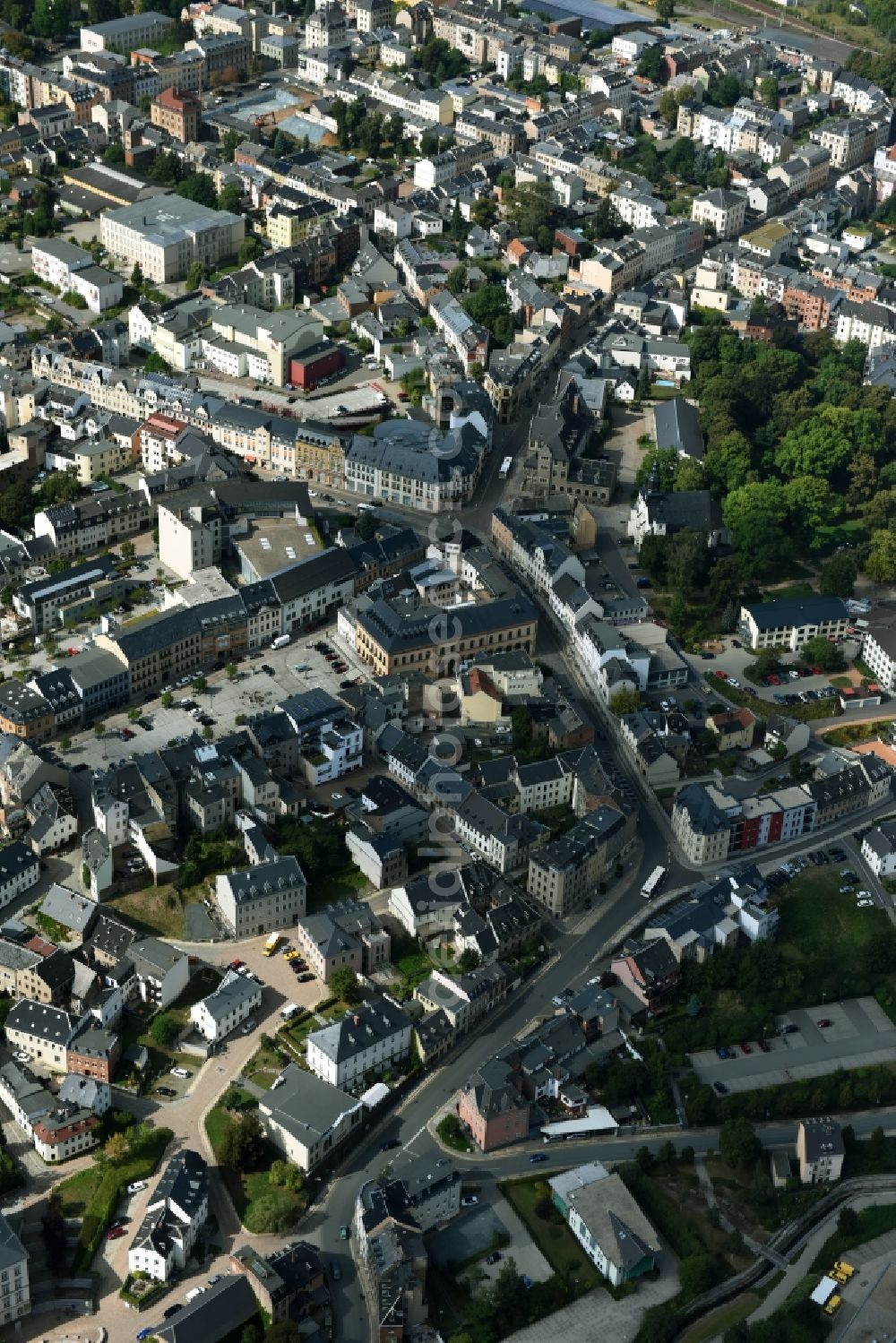 Aerial image Reichenbach im Vogtland - Town Hall building of the City Council at the market in the downtown in Reichenbach im Vogtland in the state Saxony