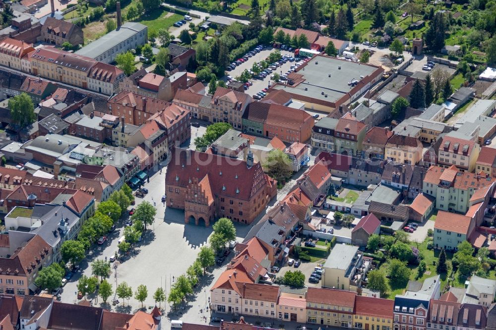 Aerial image Jüterbog - Town Hall building of the City Council at the market downtown in Jueterbog in the state Brandenburg, Germany