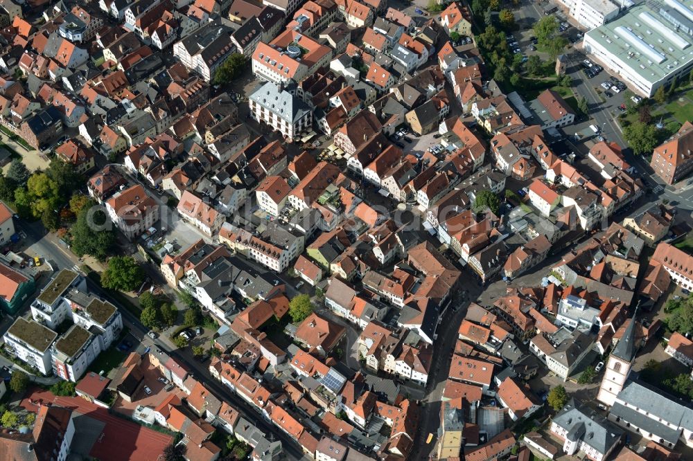 Aerial photograph Lohr am Main - Town Hall building of the City Council at the market downtown in Lohr am Main in the state Bavaria