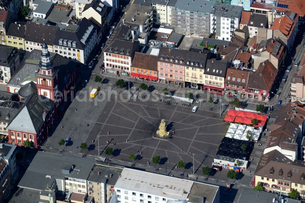 Aerial image Mannheim - Town Hall building of the City Council at the market downtown in Mannheim in the state Baden-Wuerttemberg