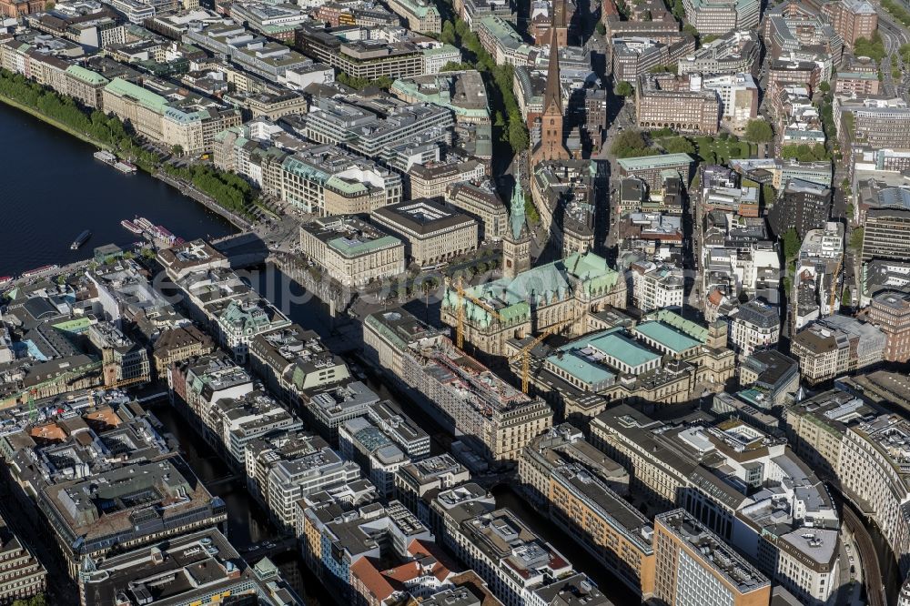 Aerial image Hamburg - Town Hall building of the City Council at the market downtown in the district Hamburg-Mitte in Hamburg, Germany