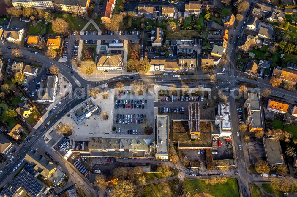 Hamm from the bird's eye view: Town Hall building of the City Council at Heessener Markt downtown in the district Heessen in Hamm at Ruhrgebiet in the state North Rhine-Westphalia, Germany