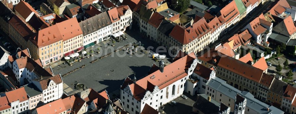 Torgau from the bird's eye view: Town Hall building of the City Council at the market downtown in Torgau in the state Saxony