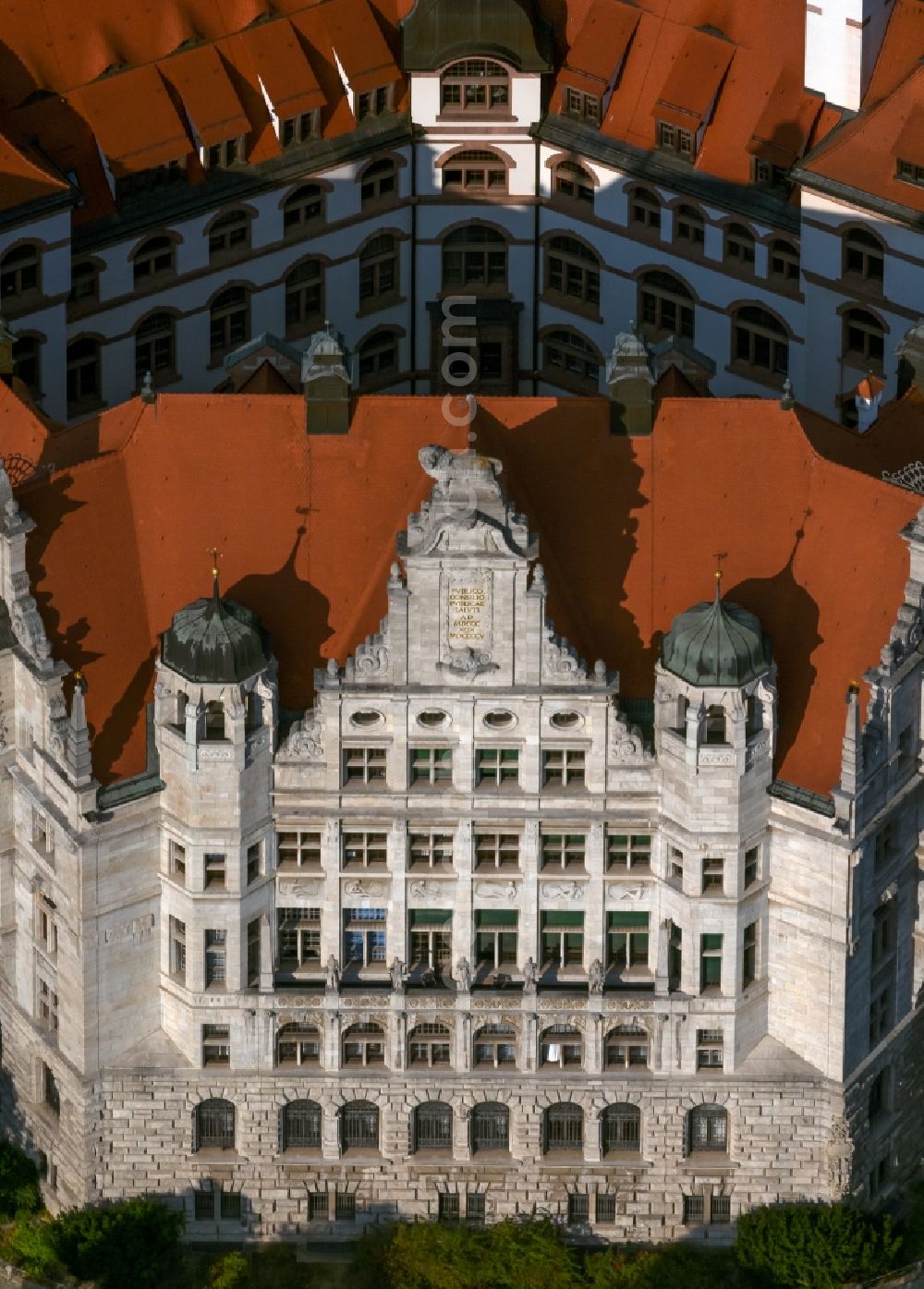 Aerial photograph Leipzig - Town Hall building of the city administration on Martin-Luther-Ring in Leipzig in the state Saxony