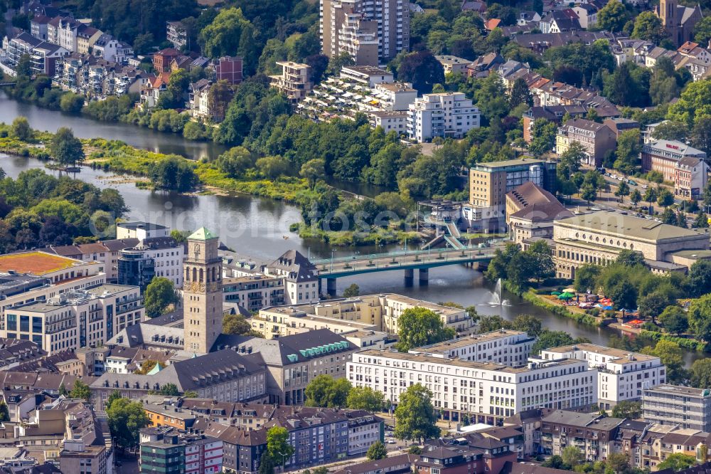 Aerial photograph Mülheim an der Ruhr - Town Hall building of the city administration with Ruhr and Schlossbruecke in Muelheim on the Ruhr at Ruhrgebiet in the state North Rhine-Westphalia, Germany