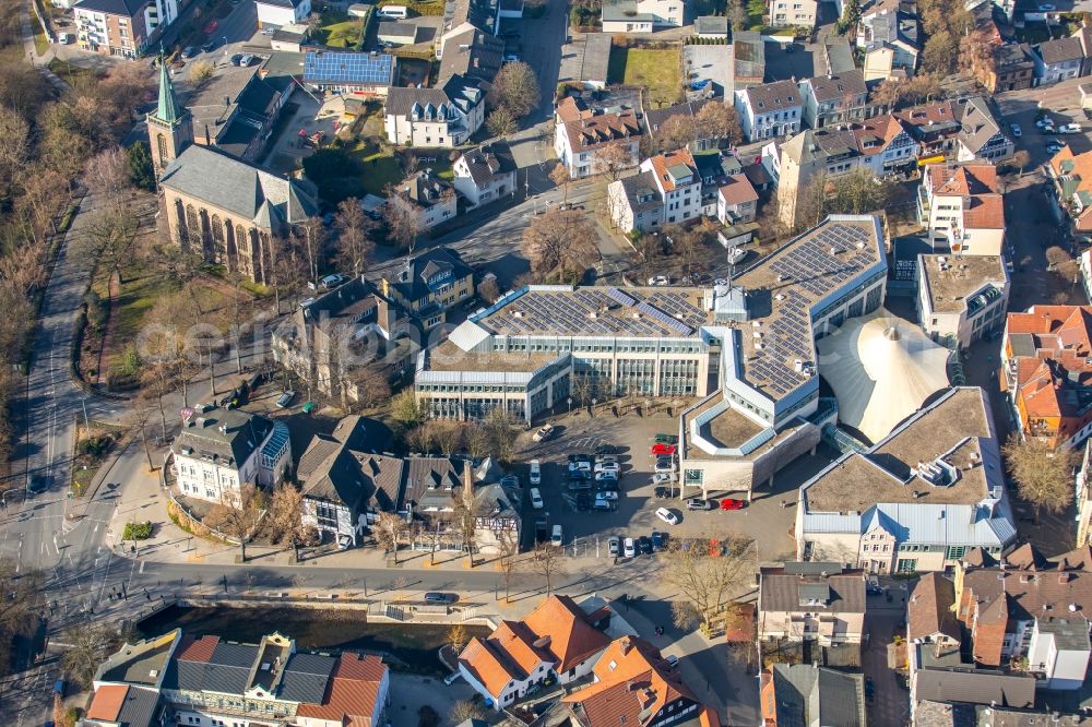 Aerial image Menden (Sauerland) - Town Hall building of the city administration at Neumarkt in Menden (Sauerland) in the state North Rhine-Westphalia, Germany