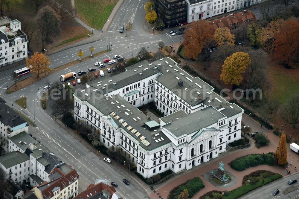 Hamburg from the bird's eye view: Town Hall building of the city administration in the district Altona-Altstadt in Hamburg