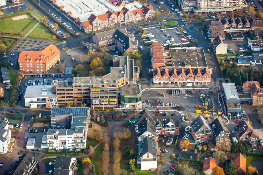 Aerial photograph Voerde (Niederrhein) - Town Hall building of the city administration in the district Ruhr Metropolitan Area in Voerde (Niederrhein) in the state North Rhine-Westphalia