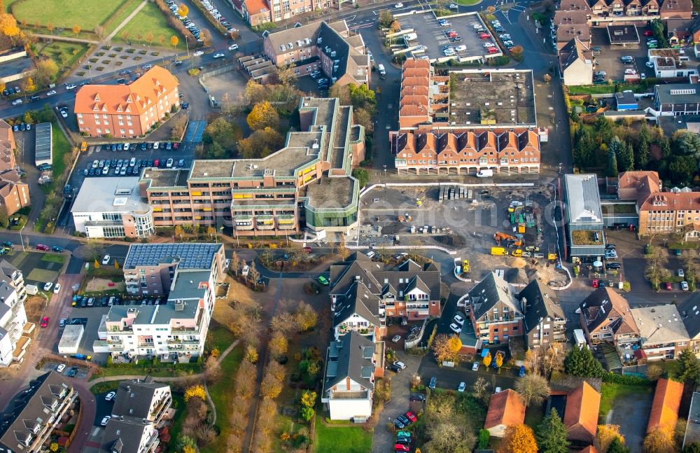 Voerde (Niederrhein) from above - Town Hall building of the city administration in the district Ruhr Metropolitan Area in Voerde (Niederrhein) in the state North Rhine-Westphalia