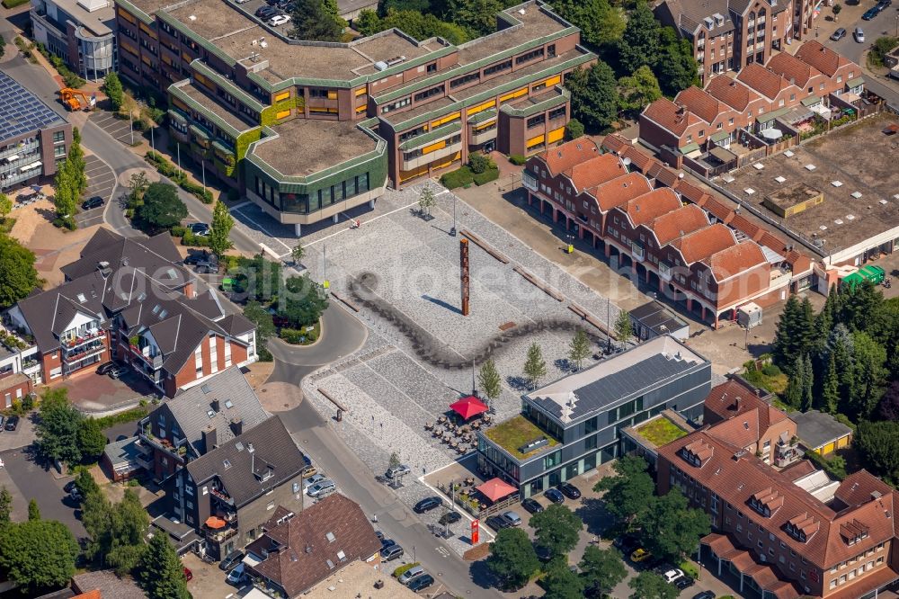 Voerde (Niederrhein) from above - Town Hall building of the city administration in the district Ruhr Metropolitan Area in Voerde (Niederrhein) in the state North Rhine-Westphalia