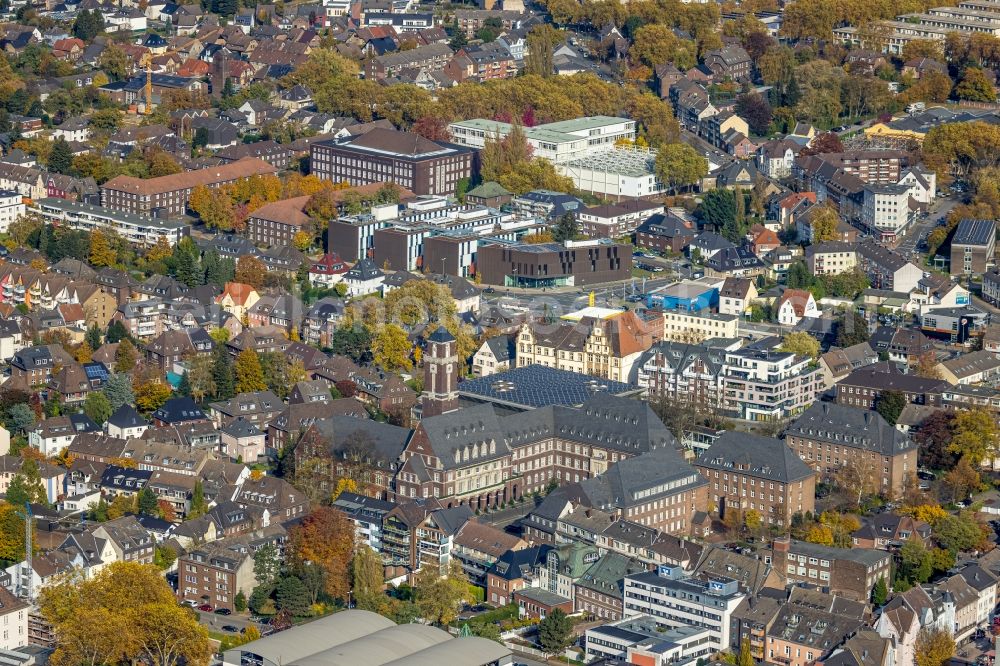 Aerial image Bottrop - Town Hall building of the city administration on Ernst-Wilczok-Platz in the district Stadtmitte in Bottrop at Ruhrgebiet in the state North Rhine-Westphalia, Germany