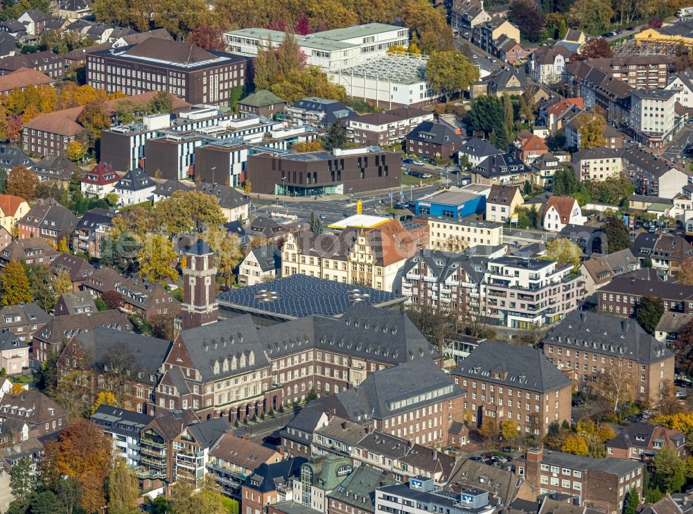 Aerial photograph Bottrop - Town Hall building of the city administration on Ernst-Wilczok-Platz in the district Stadtmitte in Bottrop at Ruhrgebiet in the state North Rhine-Westphalia, Germany