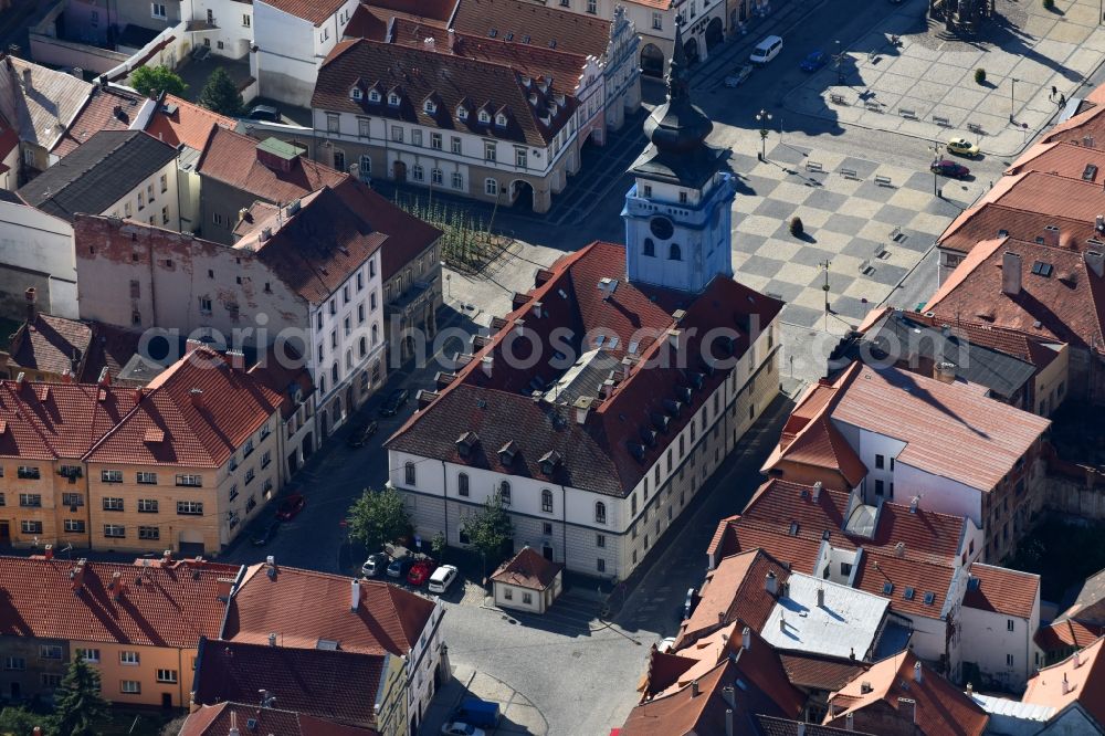 Aerial photograph Zatec - Town Hall building of the city administration on Platz nam. Svobody in Zatec in Ustecky kraj - Aussiger Region, Czech Republic