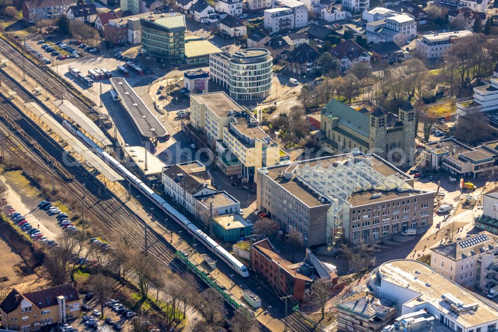 Unna from the bird's eye view: Town Hall building of the city administration on Rathausplatz - Katharinenplatz in Unna in the state North Rhine-Westphalia, Germany