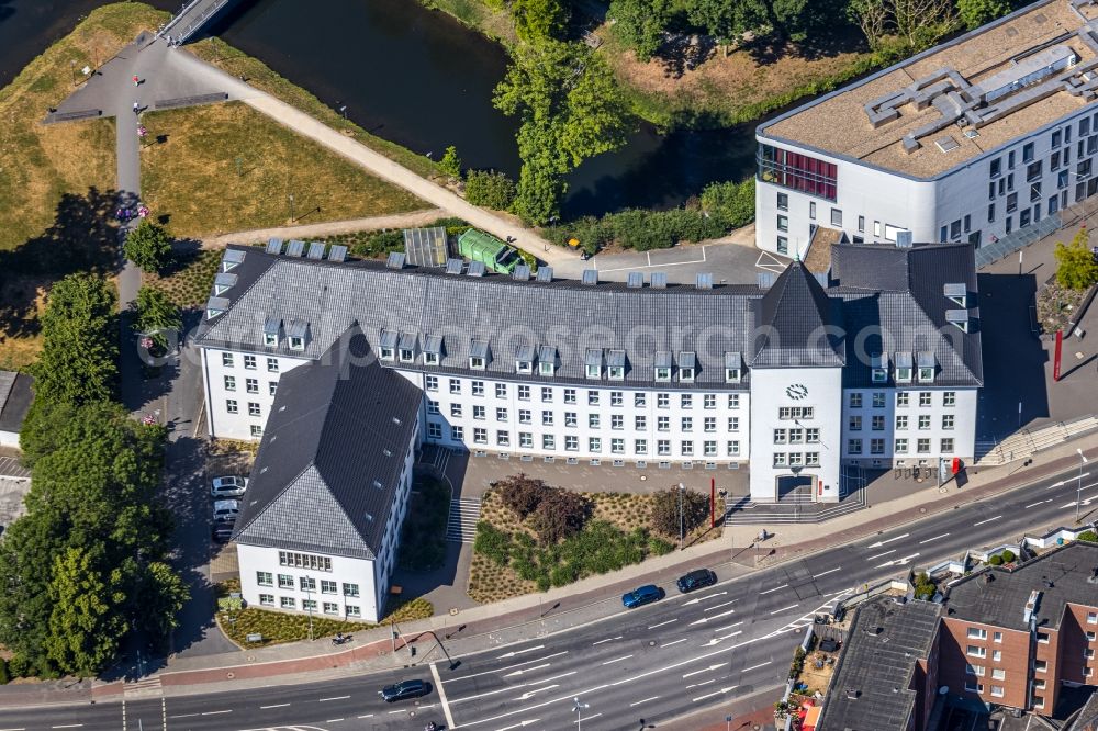 Aerial image Moers - Town Hall building of the city administration on Rathausplatz in Moers in the state North Rhine-Westphalia, Germany