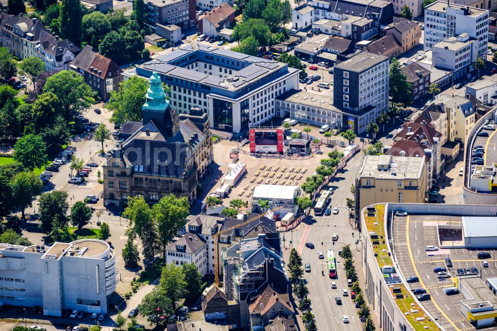 Aerial photograph Recklinghausen - Town Hall building of the city administration on street Kaiserwall in Recklinghausen at Ruhrgebiet in the state North Rhine-Westphalia, Germany