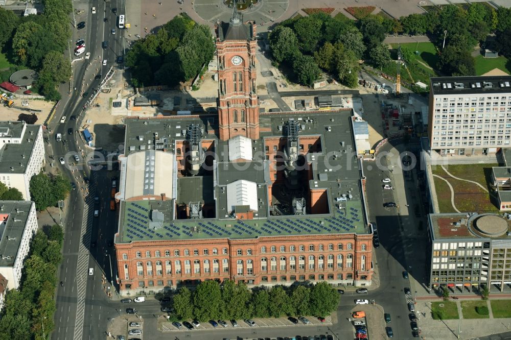 Aerial photograph Berlin - Town Hall building of the city administration Rotes Rathaus on Rathausstrasse in the district Mitte in Berlin, Germany