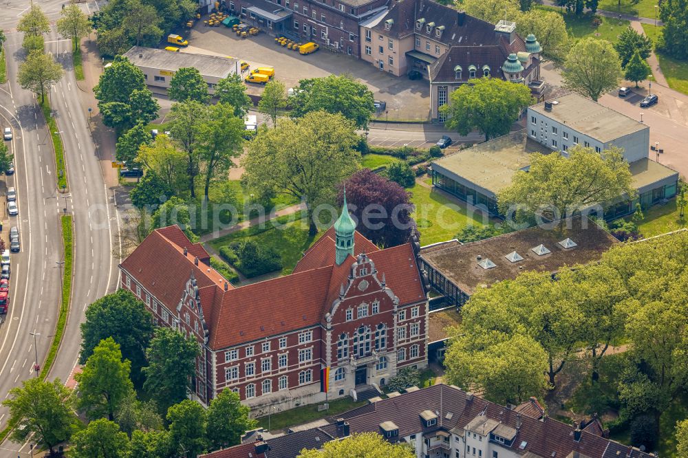 Aerial photograph Herne - Town Hall building of the city administration Wanne in the Wanne-Eickel part in Herne in the state of North Rhine-Westphalia