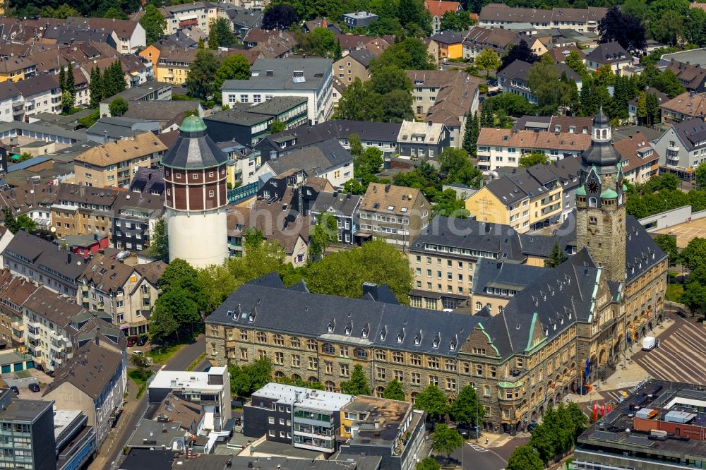 Aerial image Remscheid - Town Hall building of the city administration and of Wasserturm on Theodor-Heuss-Platz - Hochstrasse in Remscheid in the state North Rhine-Westphalia, Germany