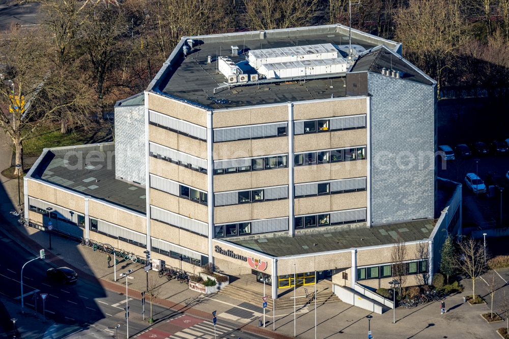 Werne from the bird's eye view: Town Hall building of the city administration on place Konrad-Adenauer-Platz in Werne at Ruhrgebiet in the state North Rhine-Westphalia, Germany