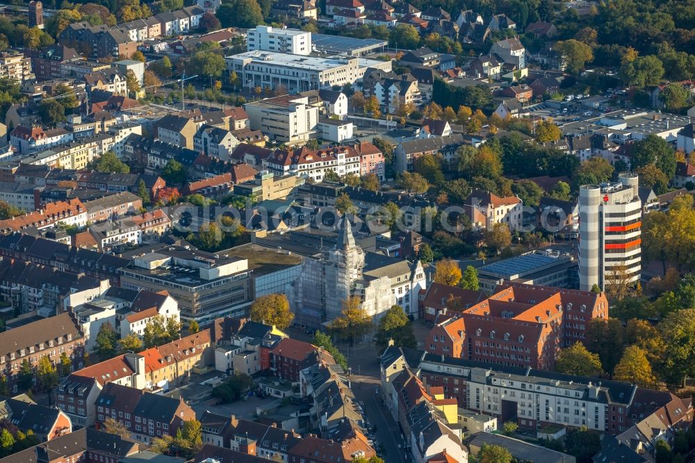 Aerial photograph Gladbeck - Facade repair at the town hall building of the city council at the Willy Brandt Platz in Gladbeck in the state North Rhine-Westphalia