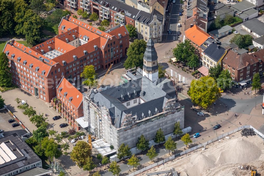 Aerial image Gladbeck - Facade repair at the town hall building of the city council at the Willy Brandt Platz in Gladbeck in the state North Rhine-Westphalia