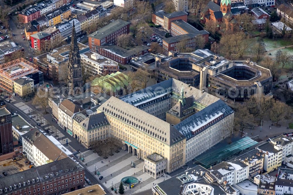 Bochum from above - Town Hall building of the city administration on Willy-Brandt-Platz in the district Innenstadt in Bochum at Ruhrgebiet in the state North Rhine-Westphalia, Germany