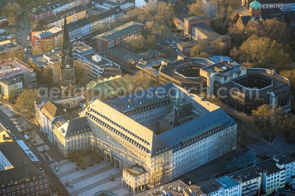 Aerial photograph Bochum - Town Hall building of the city administration on Willy-Brandt-Platz in the district Innenstadt in Bochum at Ruhrgebiet in the state North Rhine-Westphalia, Germany