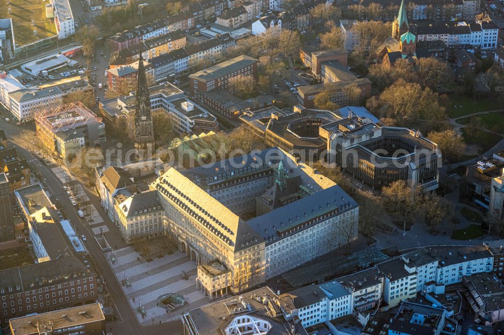 Bochum from above - Town Hall building of the city administration on Willy-Brandt-Platz in the district Innenstadt in Bochum at Ruhrgebiet in the state North Rhine-Westphalia, Germany