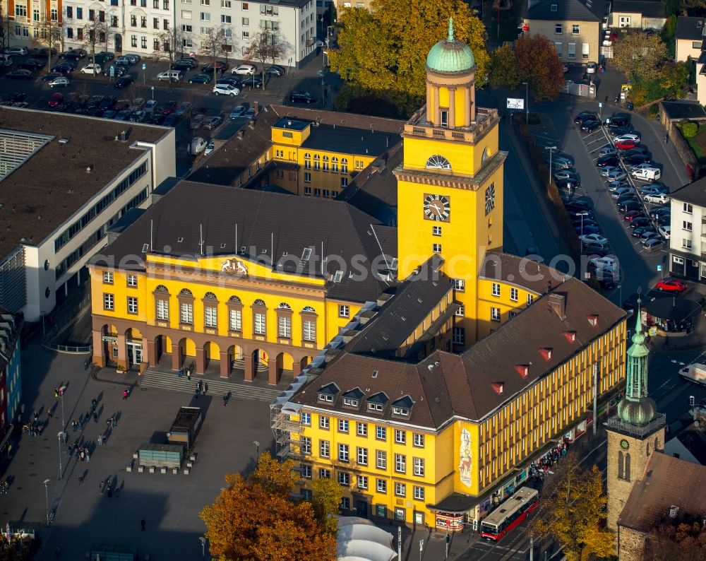 Aerial image Witten - Town Hall building of the city administration in Witten in the state of North Rhine-Westphalia. The yellow building with its tower is located in the historic town center of Witten