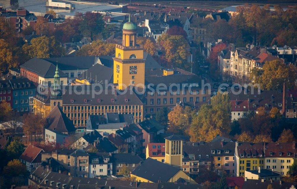 Witten from the bird's eye view: Town Hall building of the city administration in Witten in the state of North Rhine-Westphalia. The yellow building with its tower is located in the historic town center of Witten