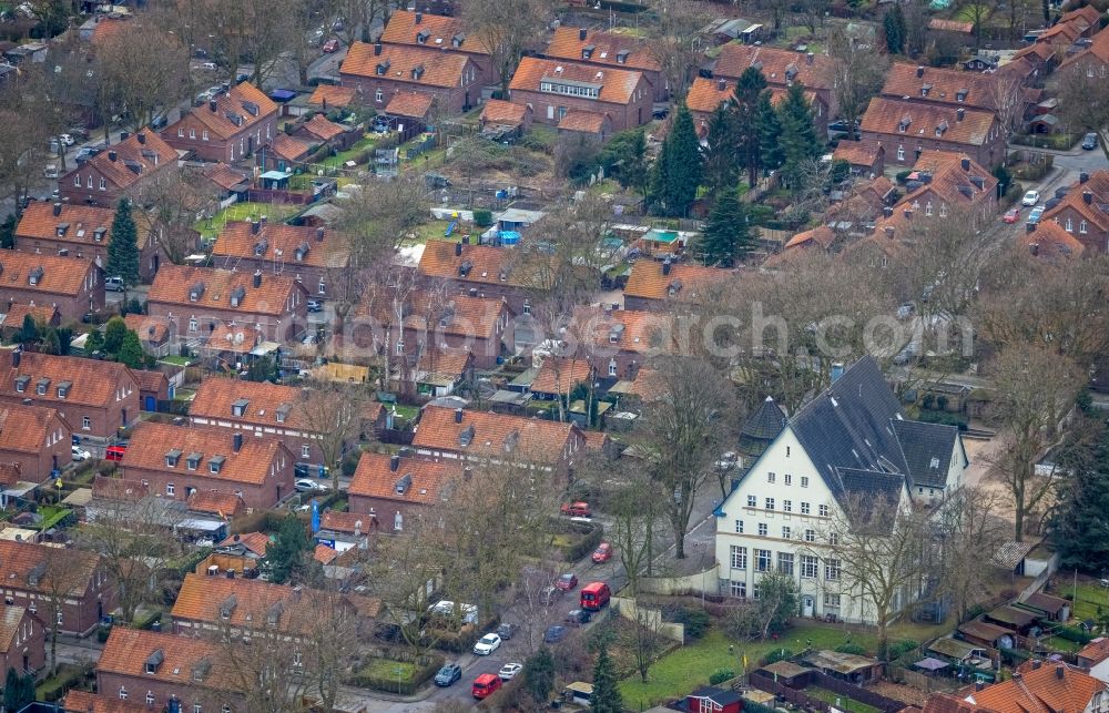 Oberhausen from the bird's eye view: Building Staedtische Kindertageseinrichtung Stemmersberg on Gute Strasse in Oberhausen at Ruhrgebiet in the state North Rhine-Westphalia, Germany