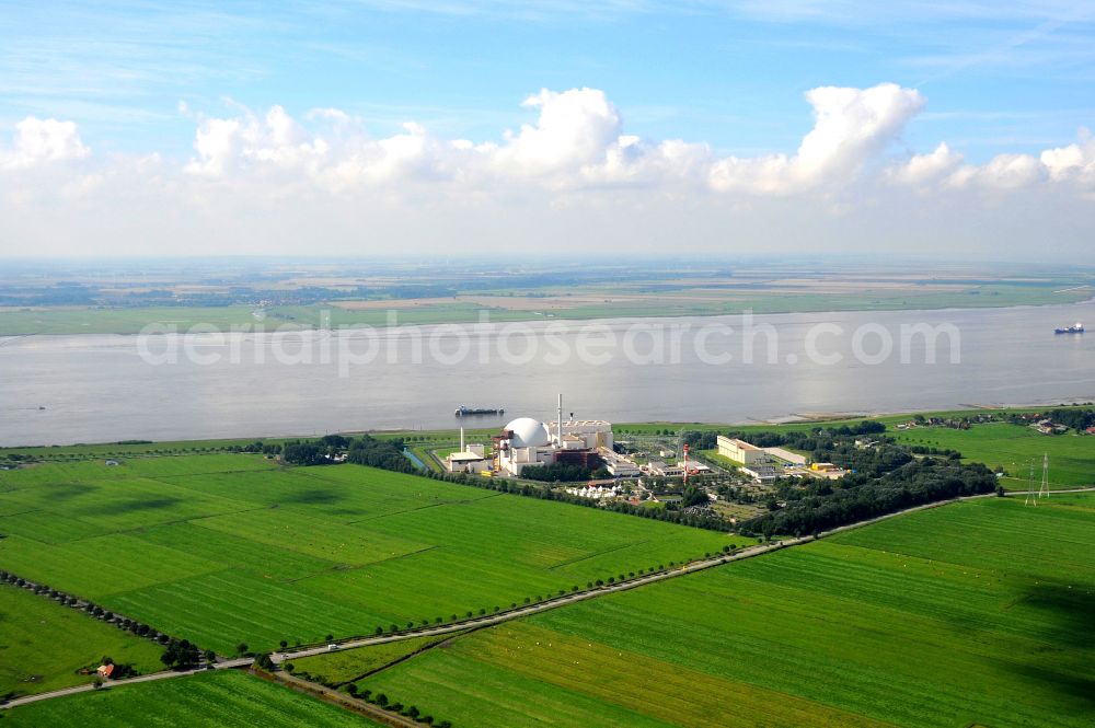 Aerial photograph Brokdorf - Building the decommissioned reactor units and systems of the NPP - NPP nuclear power plant on elbe river in Brokdorf in the state Schleswig-Holstein, Germany