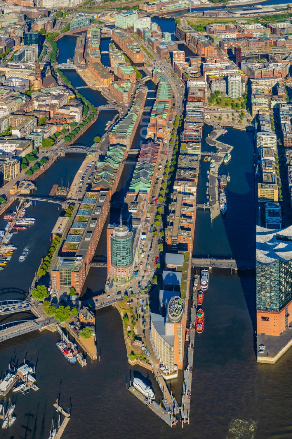 Aerial photograph Hamburg - Buildings, streets and canals of the Hafencity and Speicherstadt in Hamburg, Germany