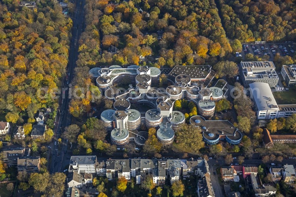 Aerial photograph Duisburg - Building of the University of Duisburg-Essen in autumn forest in the Ruhr area in North Rhine-Westphalia