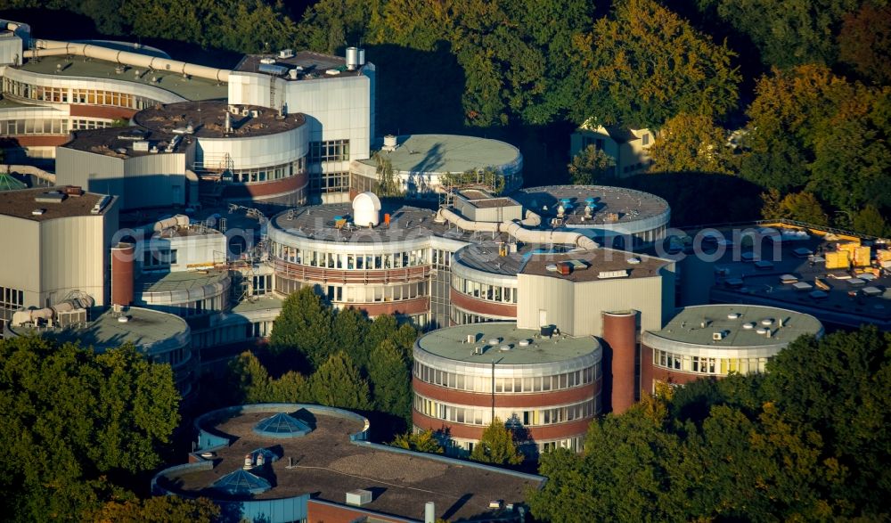 Aerial photograph Duisburg - Building of the University of Duisburg-Essen in autumn forest in the Ruhr area in North Rhine-Westphalia