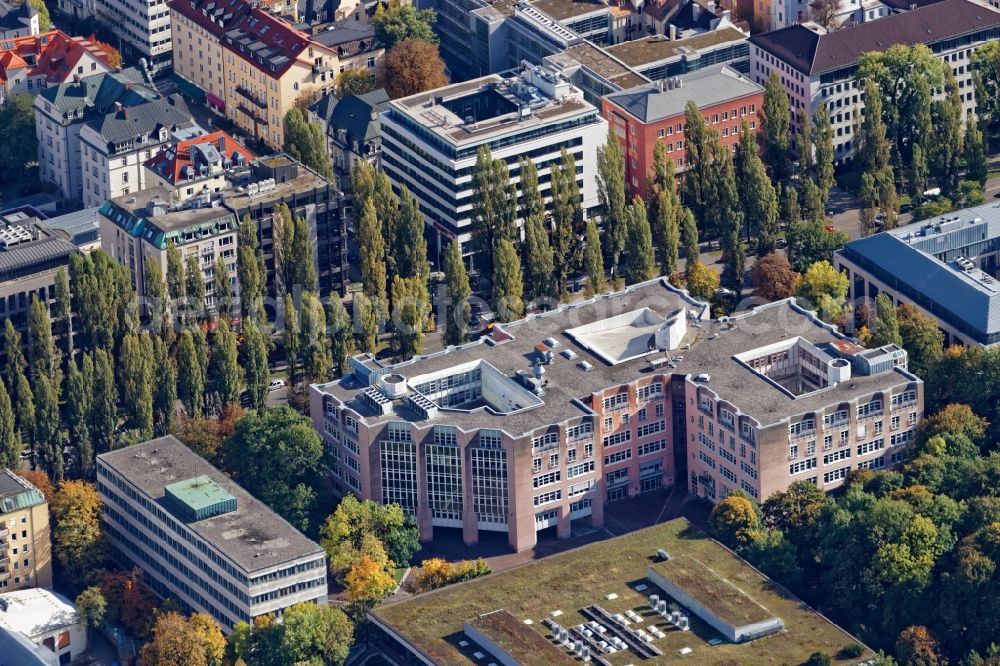 München from the bird's eye view: Buildings of the University of LMU in the area of a??a??the junction Leopoldstrasse and Giselastrasse in the district Schwabing in Munich in the federal state of Bavaria, Germany