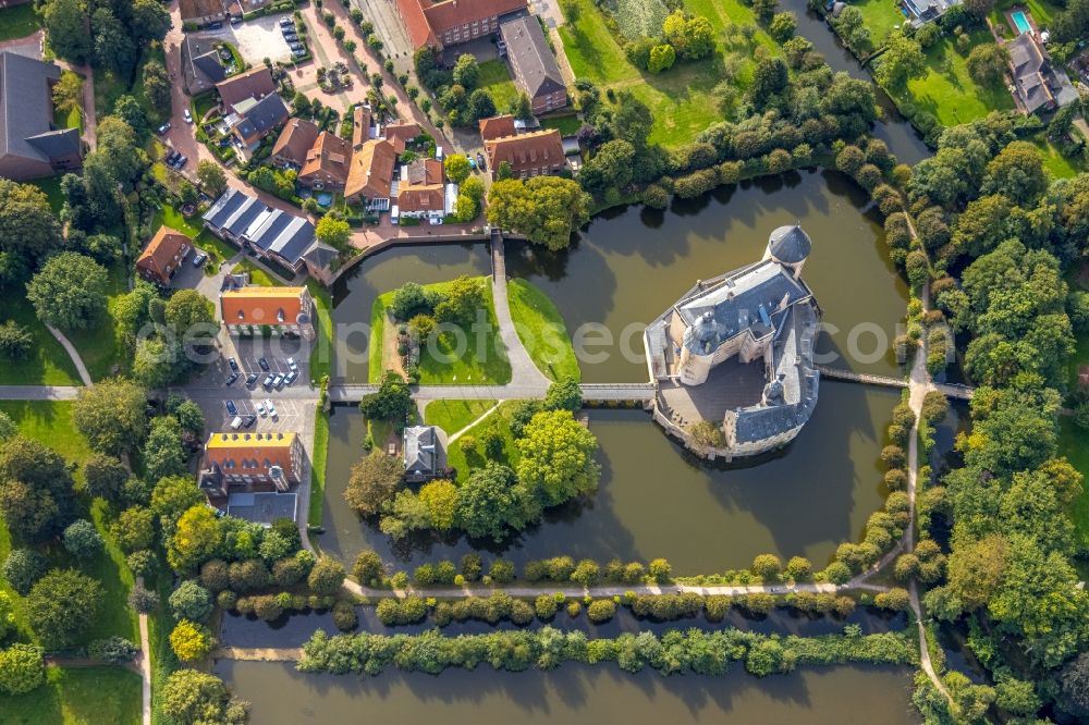 Borken from the bird's eye view: Building of the education and training center Jugendburg Gemen in the district Gemen in Borken in the state North Rhine-Westphalia, Germany