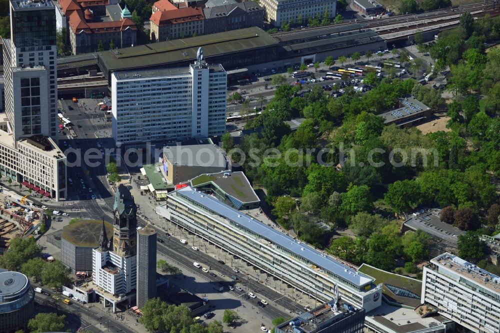 Aerial photograph Berlin - Partial view of the city at the City West Breitscheidplatz with the Kudammm in Berlin - Charlottenburg. With the overview of the city area between the high-rise Europa Center, Zoofenster, building ensemble Bikini - house opposite the ruins of the Kaiser Wilhelm Memorial Church