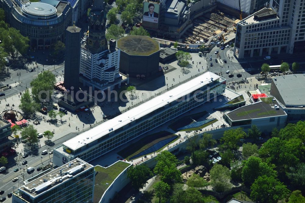 Aerial photograph Berlin - Partial view of the city at the City West Breitscheidplatz with the Kudammm in Berlin - Charlottenburg. With the overview of the city area between the high-rise Europa Center, Zoofenster, building ensemble Bikini - house opposite the ruins of the Kaiser Wilhelm Memorial Church